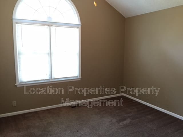828 Maine Street, additional rental photo 9