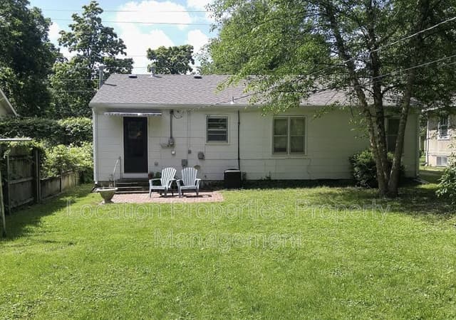 326 East 19th Street, rental photo 2