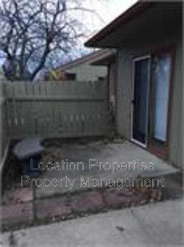 2807 Ridge Court - B, rental photo 2