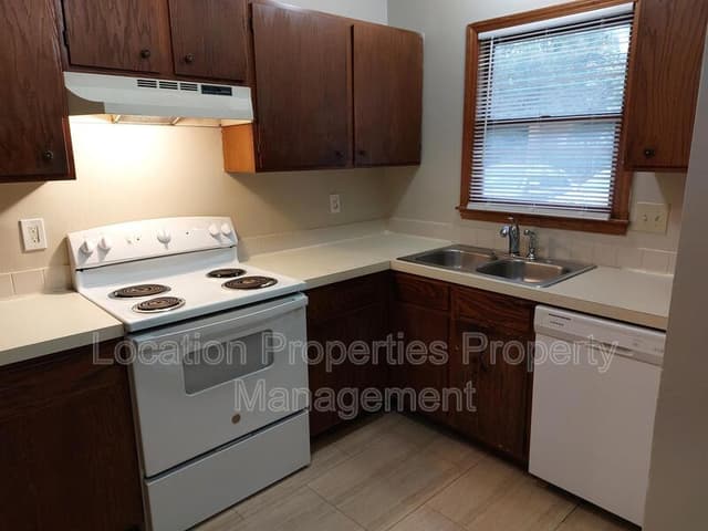 2807 Ridge Court - B, additional rental photo 3