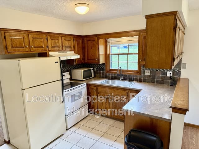 3619 Lakecrest Court, additional rental photo 3