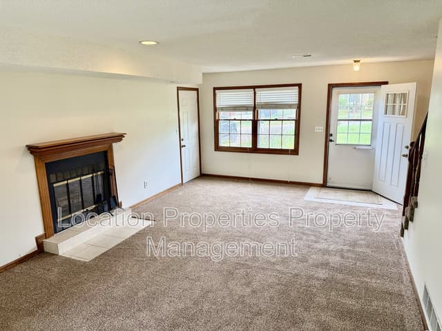 3619 Lakecrest Court, rental photo 4