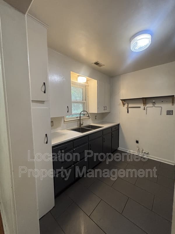 326 East 19th Street, additional rental photo 6