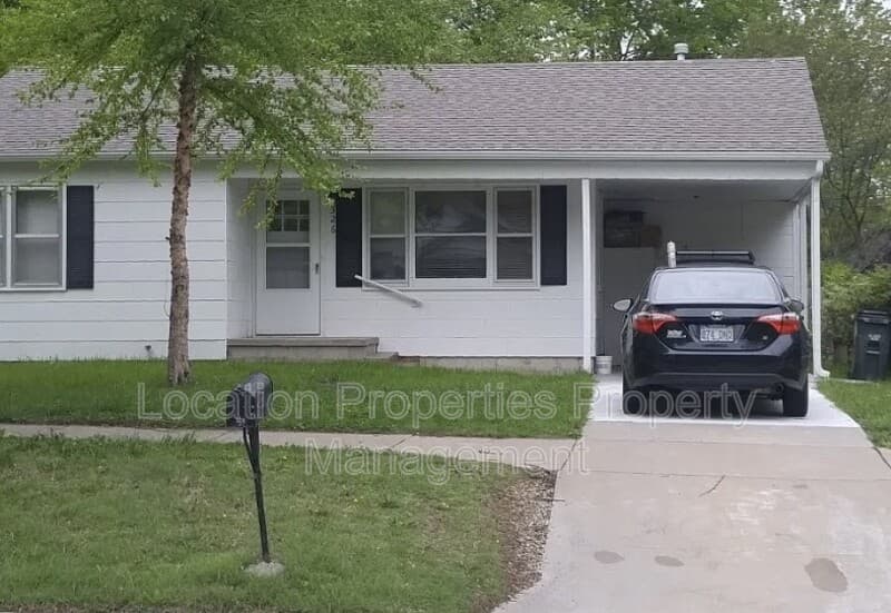 326 East 19th Street, main rental photo
