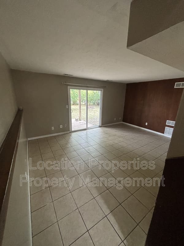 2428 Cedarwood Avenue - 1, rental photo 2