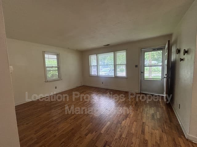 326 East 19th Street, additional rental photo 1