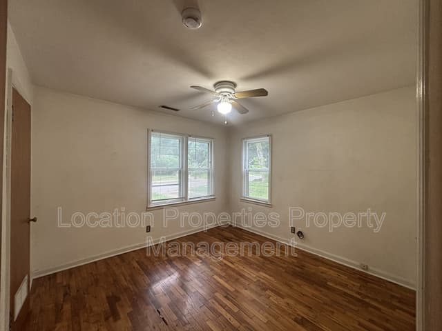 326 East 19th Street, additional rental photo 4