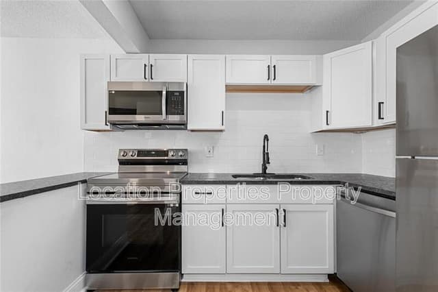1502 West 25th Court - D3 D3, additional rental photo 5