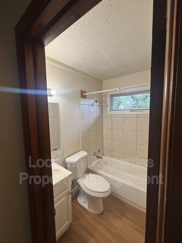 806 West 25th Street - A, additional rental photo 6