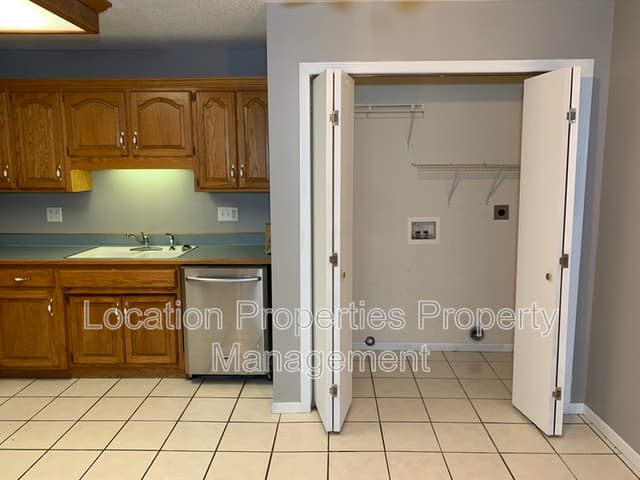 318 Creekside Court - 1, additional rental photo 2