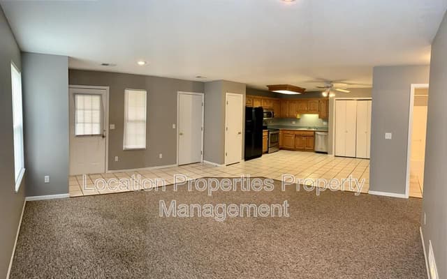 318 Creekside Court - 1, rental photo 3