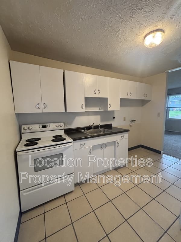 806 West 25th Street - A, additional rental photo 4